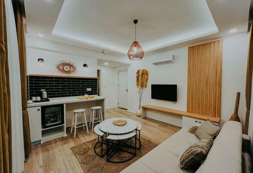 סוויטה עם מרפסת, Marla Suite Otel