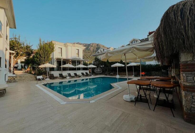 סוויטה עם מרפסת, Marla Suite Otel