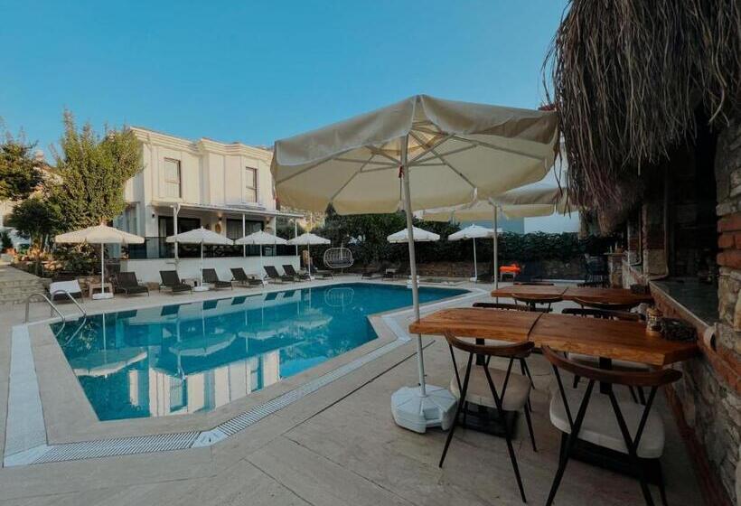 סוויטה עם מרפסת, Marla Suite Otel