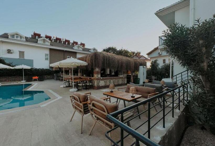 סוויטה עם מרפסת, Marla Suite Otel