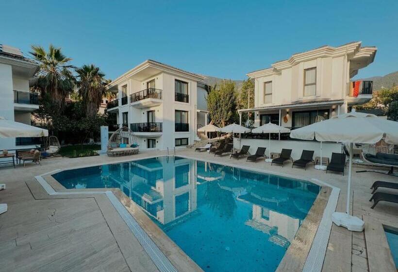 סוויטה עם מרפסת, Marla Suite Otel