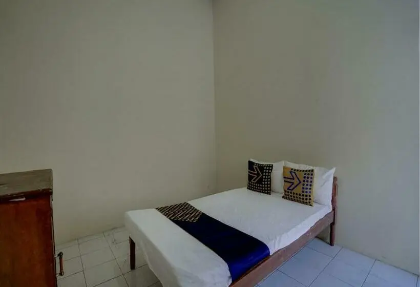 エコノミールーム, Spot On 92902 Sunyoto Homestay Syariah