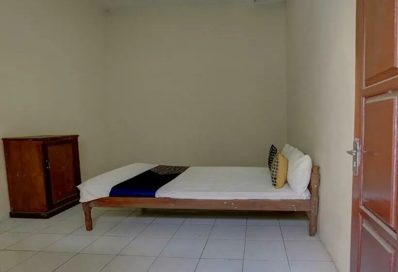エコノミールーム, Spot On 92902 Sunyoto Homestay Syariah