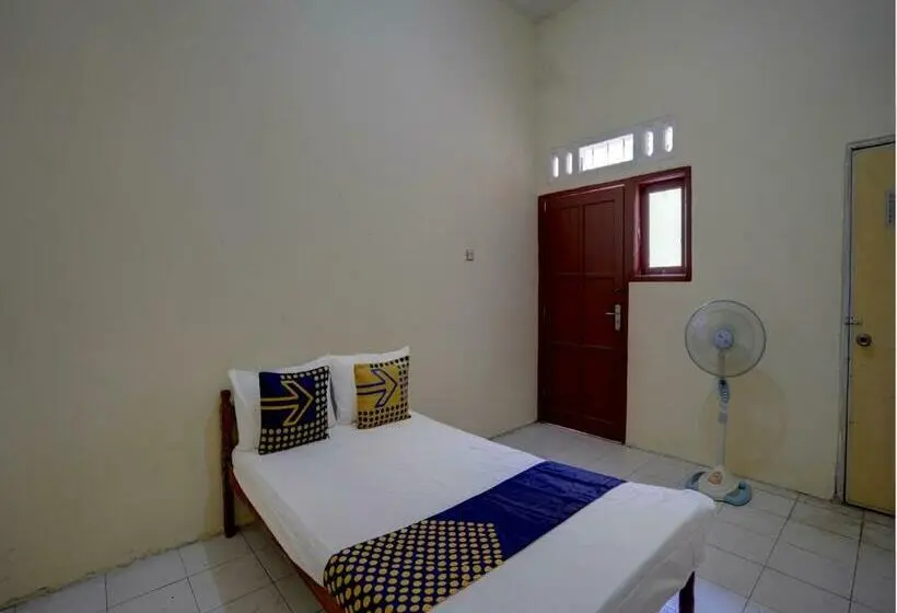 エコノミールーム, Spot On 92902 Sunyoto Homestay Syariah