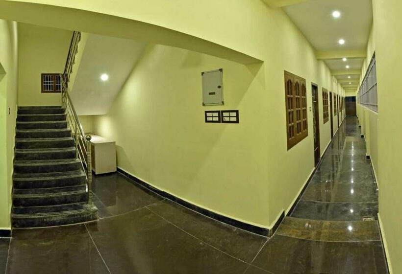 디럭스 룸, Sivakumar Paradise