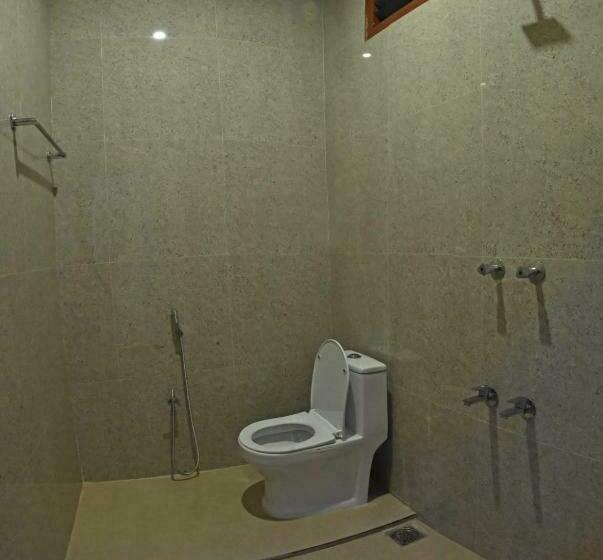 디럭스 룸, Sivakumar Paradise