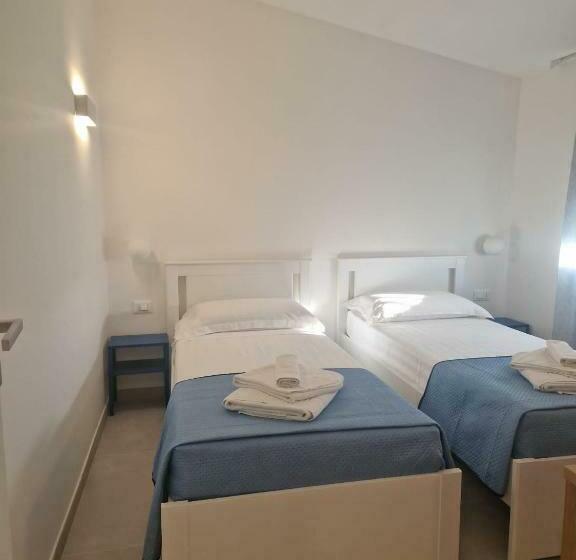 اتاق استاندارد چهارنفره با بالکن, Elios Badino B&b