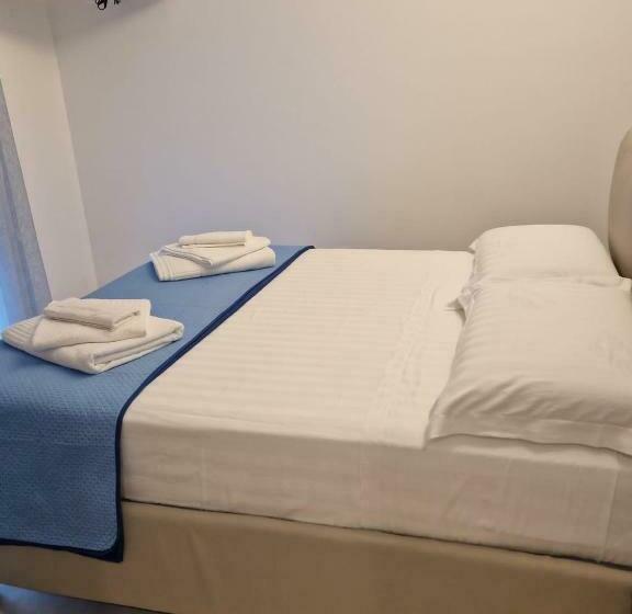 غرفة قياسية رباعية مزودة بشُرفة, Elios Badino B&b