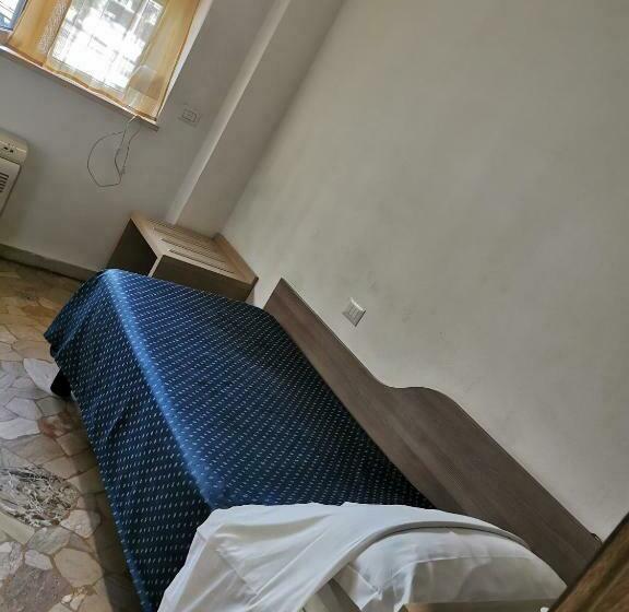 标准单人间, Bissi