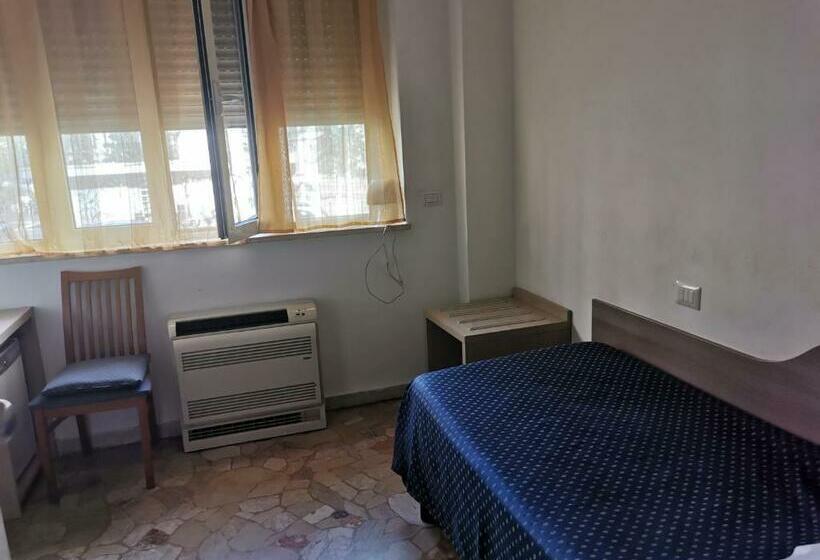 标准单人间, Bissi