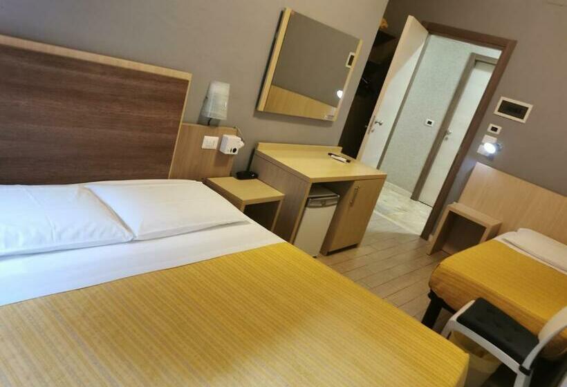 标准三人间, Bissi