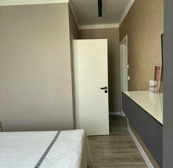 اتاق استاندارد با سرویس بهداشتی مشترک, Qas Saq