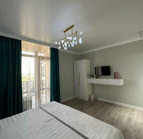 اتاق استاندارد با سرویس بهداشتی مشترک, Qas Saq