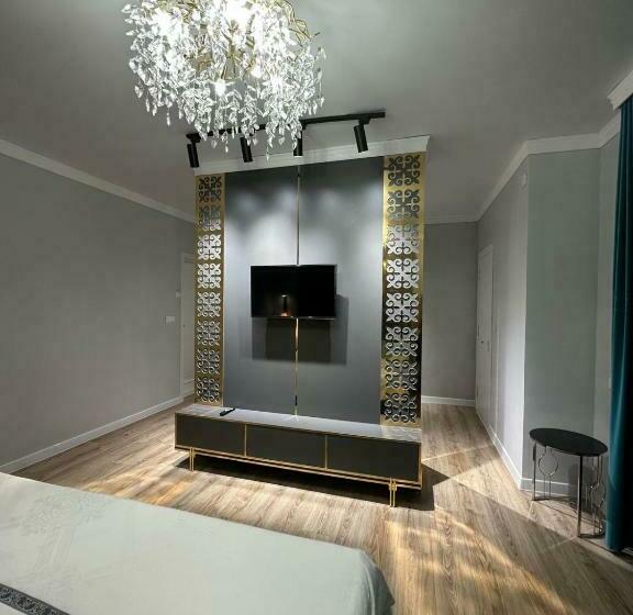 اتاق استاندارد با سرویس بهداشتی مشترک, Qas Saq