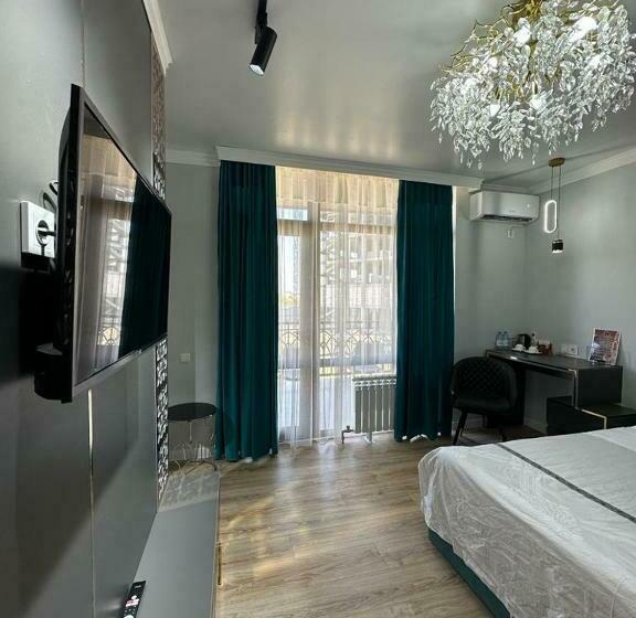 اتاق استاندارد با سرویس بهداشتی مشترک, Qas Saq