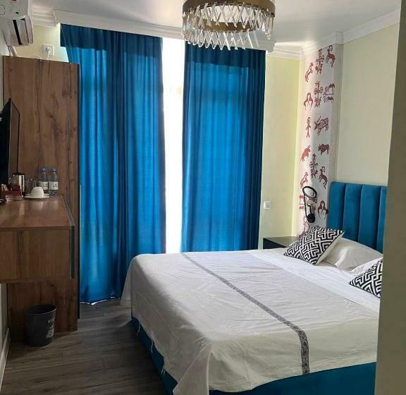 اتاق استاندارد با سرویس بهداشتی مشترک, Qas Saq