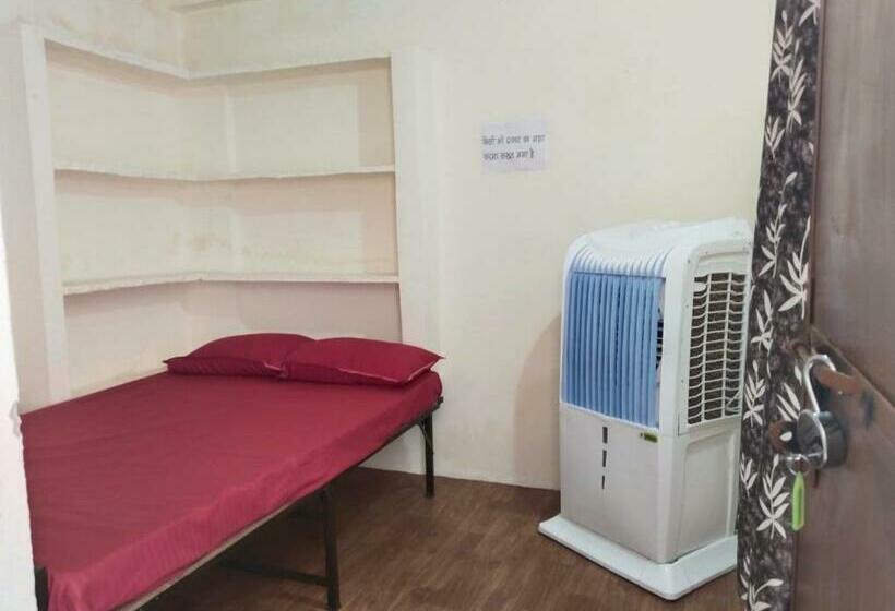 Quarto Estandar, Shreeji Guest House