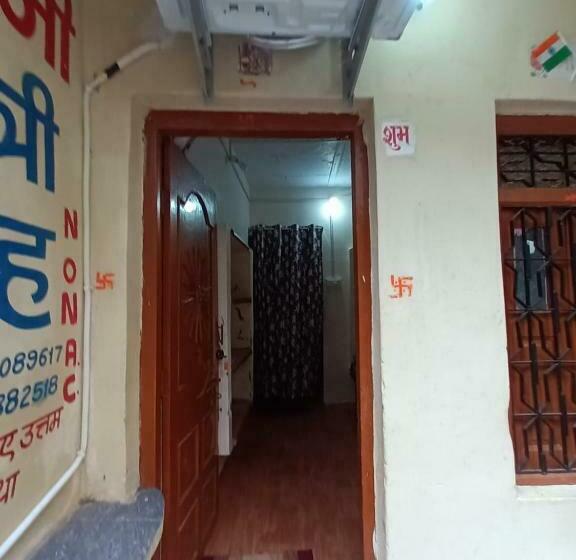 Quarto Estandar, Shreeji Guest House