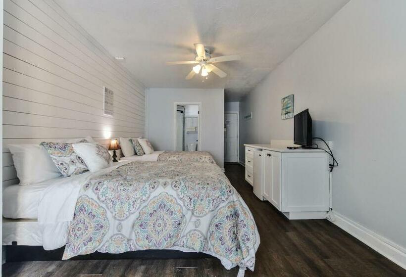 スタンダード４人部屋, Coastal Life 206   A 2nd Floor Studio With 2 Single Beds
