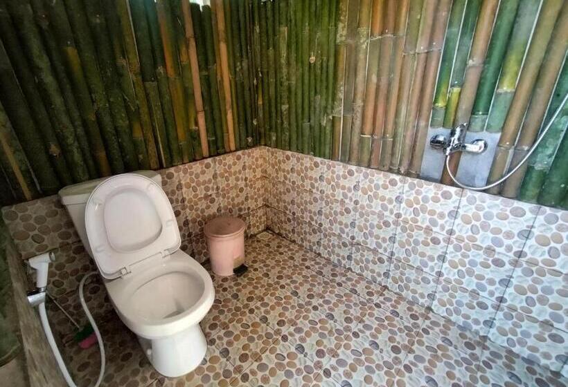 חדר אקונומי, Kunang Kunang