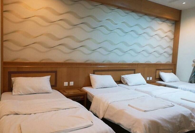 اتاق استاندارد چهار تخته, فندق منار التوحيد 1