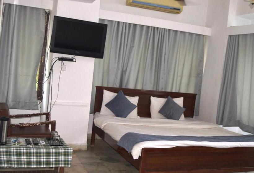 Четырехместный Номер Стандарт, The Jh Hotel Mountabu   200 Mtrs From Nakki Lake