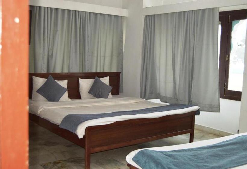 غرفة قياسية رباعية, The Jh Hotel Mountabu   200 Mtrs From Nakki Lake