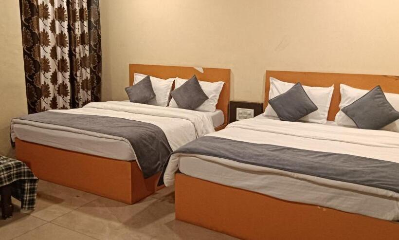 Четырехместный Номер Стандарт, The Jh Hotel Mountabu   200 Mtrs From Nakki Lake