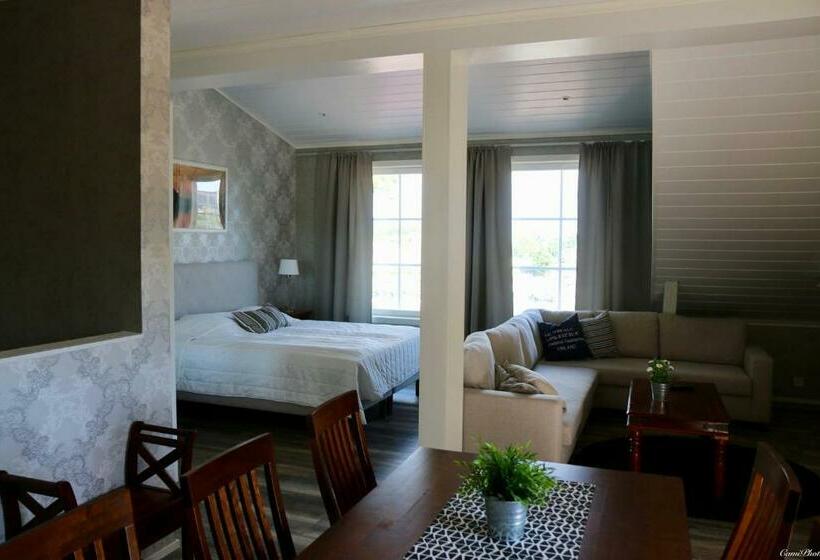Suite with lake view, Strandhotellet