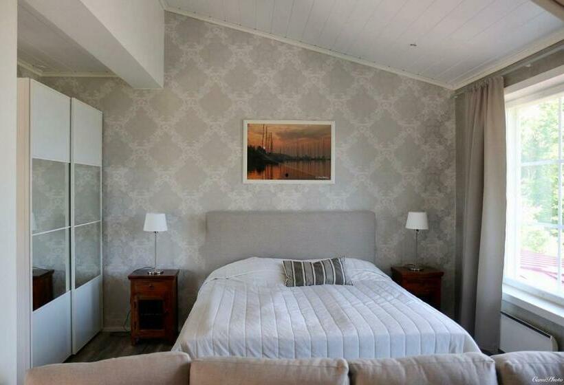 Suite with lake view, Strandhotellet