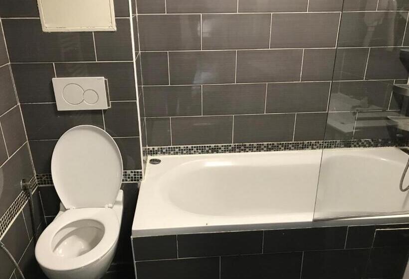 اتاق استاندارد, Arcotel Cannes 4 Minutes Du Palais Des Festivals New Management New Team Old Revievv