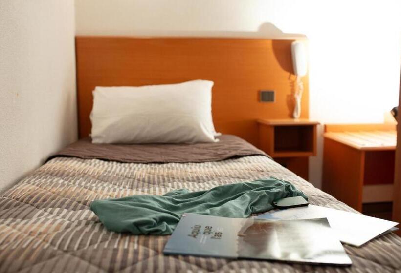 スタンダードルーム, Compostelle