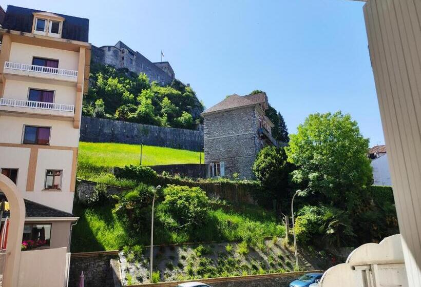 スタンダードトリプルルーム, Compostelle