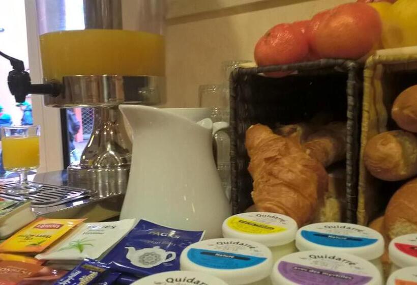 スタンダードトリプルルーム, Compostelle