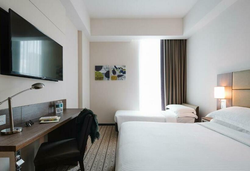 اتاق استاندارد سه نفره, Traveltine