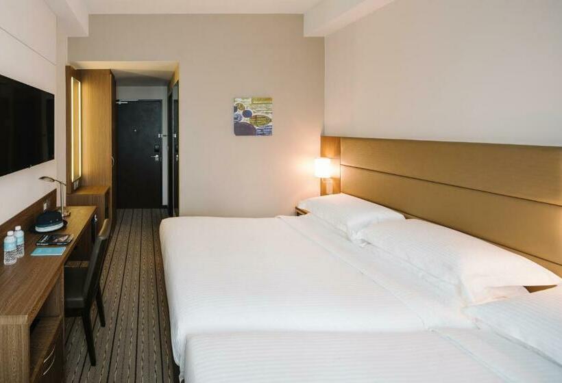 اتاق خانوادگی, Traveltine