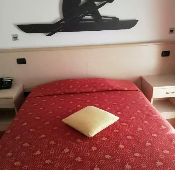 Habitación Estàndard Individual, Fioroni