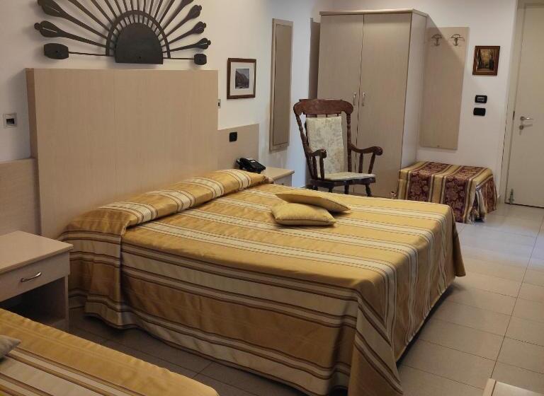 Номер Стандарт Трехместный, Fioroni