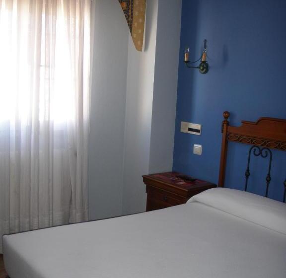 اتاق استاندارد یک نفره, Hostal Pineda