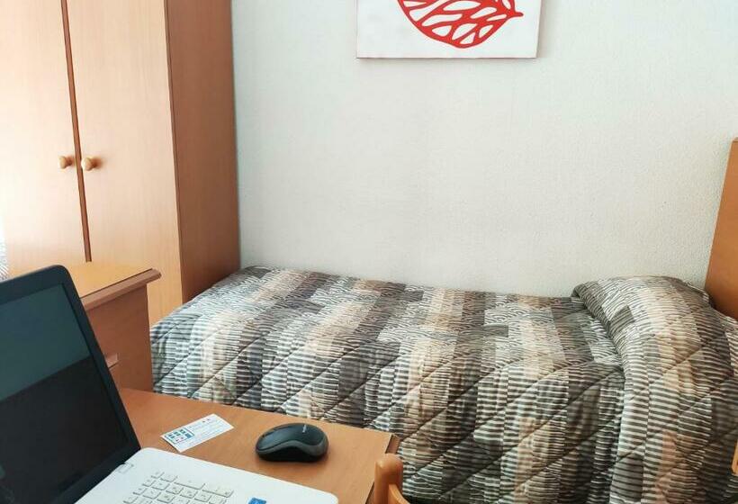 スタンダードルーム, Compostelle