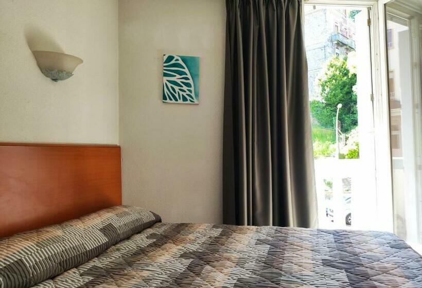 スタンダードルーム, Compostelle