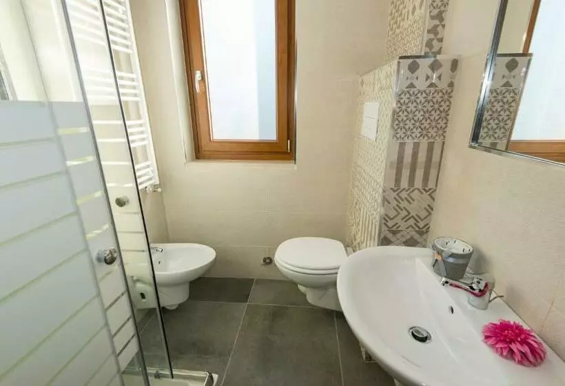 Habitació Triple Estàndard, Iris