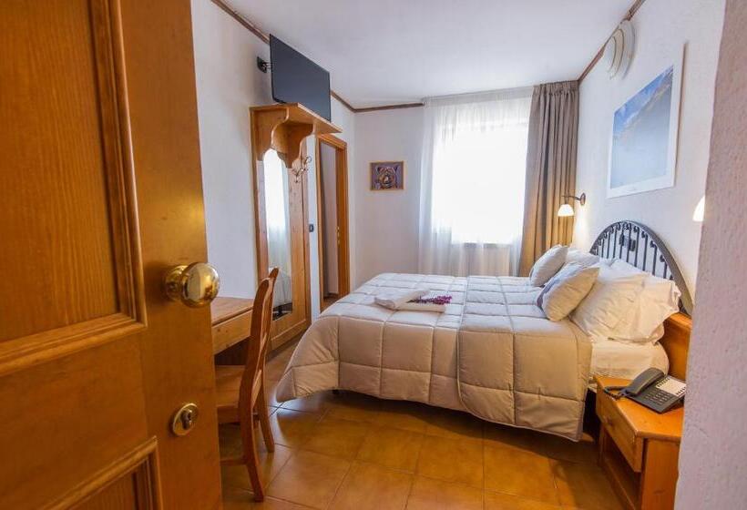 חדר סטנדרט לארבעה, Iris