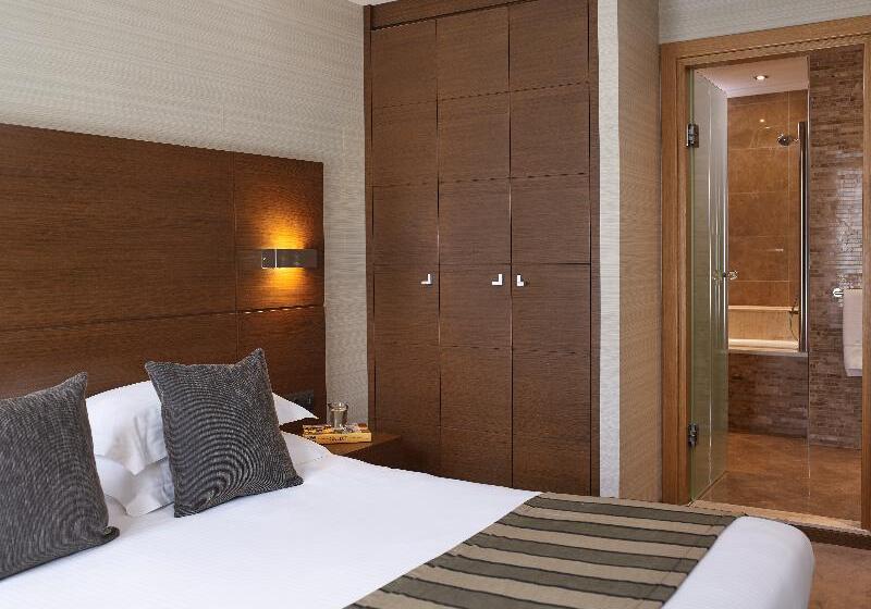 غرفة قياسية ثلاثية, Mandino