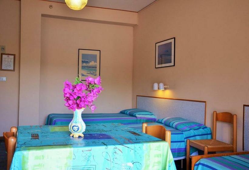 إستوديو قياسى, Residence Villa Giardini