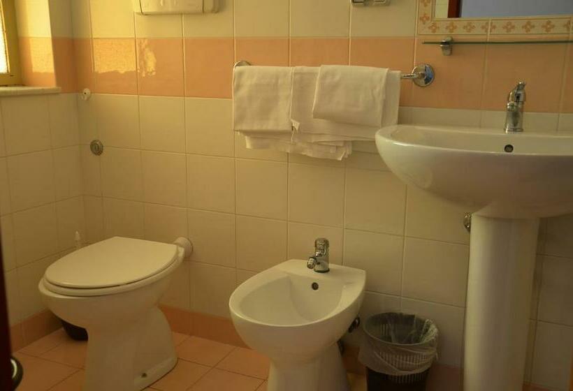 إستوديو قياسى, Residence Villa Giardini