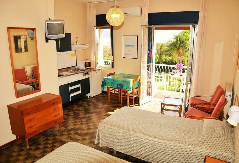 إستوديو قياسى, Residence Villa Giardini