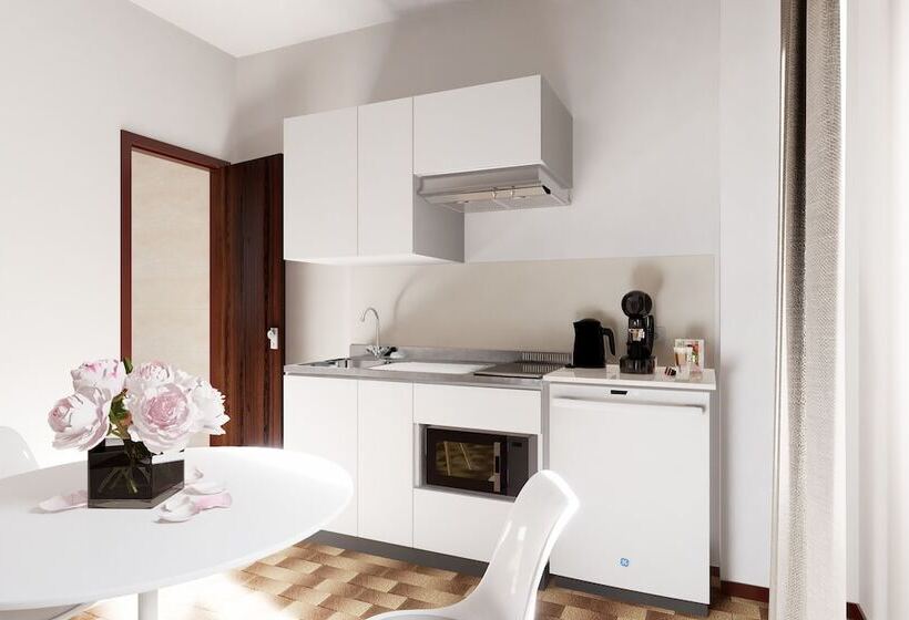 إستديو قياسى مزود بشرفة, Residence Villa Giardini