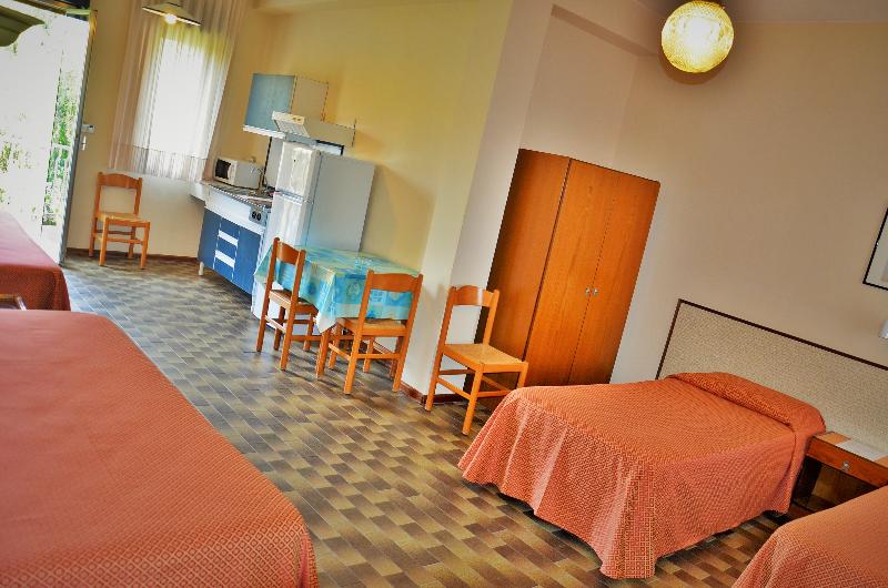 إستوديو قياسى, Residence Villa Giardini