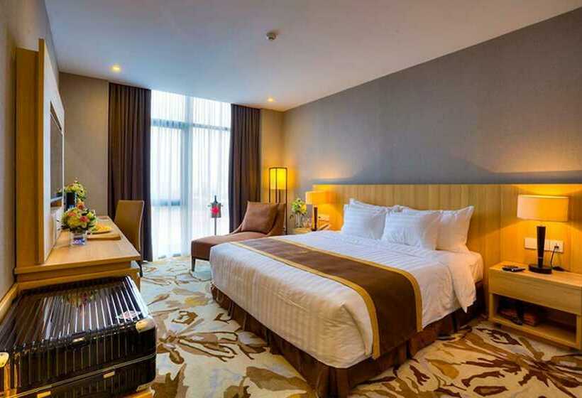 اتاق لوکس, The Reed